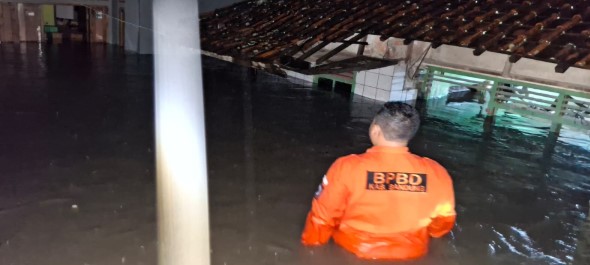 Kabupaten Bandung Dilanda Banjir Luas Akibat Luapan Lima Sungai, Ratusan Warga Mengungsi