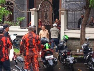 Surabaya Memanas! KPK Gebrak Rumah La Nyalla, Ormas Loreng Pasang Badan