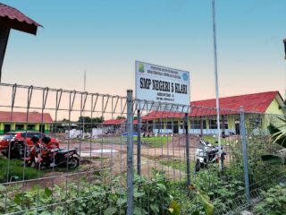 Kepsek SMPN 5 Klari Diduga Koordinasi Kepala Sekolah Lain untuk Tutupi Informasi Publik