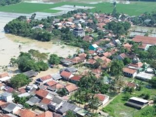 Jadi Langganan Banjir, Puluhan Rumah Di Karangligar Karawang Kembali Terendam Air Luapan Sungai Cibeet