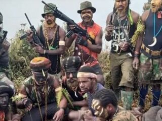 Dua Personel Brimob Gugur Ditembak OPM Saat Operasi Damai Cartenzs  di Puncak Jaya