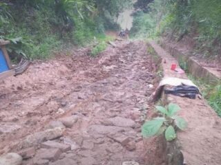 Miris Ditengah Julukan Kota Industri, Kampung Kopi Karawang Belum Tersentuh Pembangunan Jalan