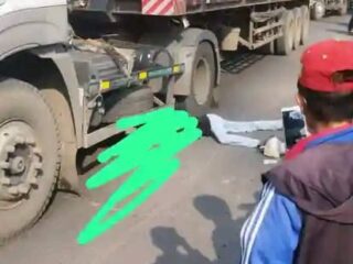 Pengendara Motor Tewas Terlindas Truk Kontainer di Cikarang Utara