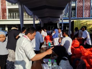 Berbagi di Usia 58, H. Tulus Widodo Hadirkan Makna Nyata Kepedulian Sosial di Karawang