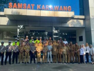 Apel Gabungan Samsat Karawang, Pesan Keras Soal Disiplin dan Pelayanan Cepat