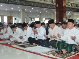 Hadiri Shalat Idul Adha Tingkat Kabupaten, Dandim 0612/Tasikmalaya Perkuat Kebersamaan dan Nilai Pengorbanan di Tengah Masyarakat