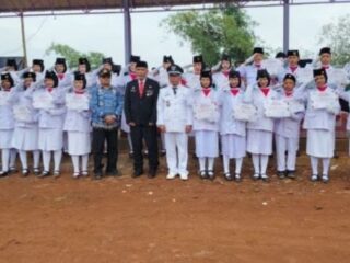 Semangat Merah Putih, SMPN Satu Atap 1 Sukamantri Sukses Emban Tugas Paskibra dan Paduan Suara HUT ke-81 RI di Desa Tenggerraharja