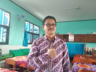 Dr. Wawan Hermawan, M.Pd. Mantan Kepsek SMPN 1 Cikoneng Ikut Bangga Acara Reuni Alumni Angkatan 1980–1988 Sukses Digelar