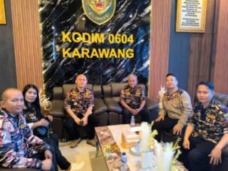 Sinergi Kemanusiaan: Kodim 0604/Karawang dan PMI Gelar Donor Darah Serta Santunan Anak Yatim