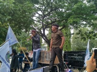 Aliansi Pemuda Bogor Timur bersama masyarakat klapanunggal lakukan aksi unjuk rasa di BPN