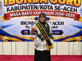 Profesor Dr Sutan Nasomal Rektor UBNB Klaem Bunda Guru Aceh Singkil Ny Habibatussania Safriadi Oyon Isteri Bupati Resmi Dilantik Dunia Pendidikan Pasti Press Maju 2027!!